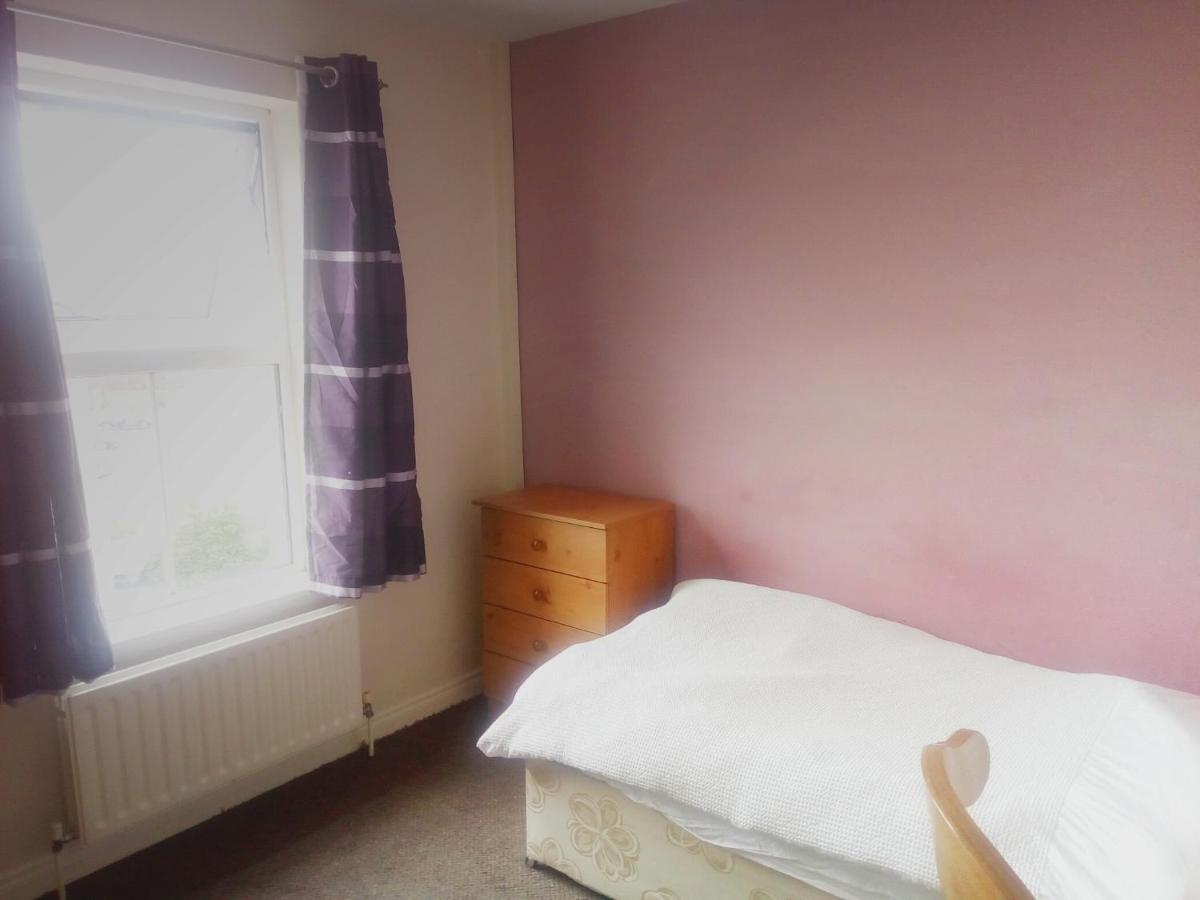 Avondale Accommodation Леттеркенни Номер фото